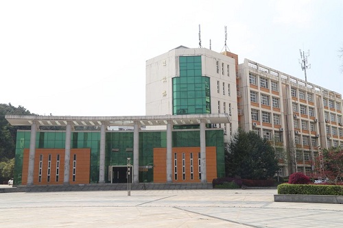 咸宁职业技术学院.jpg